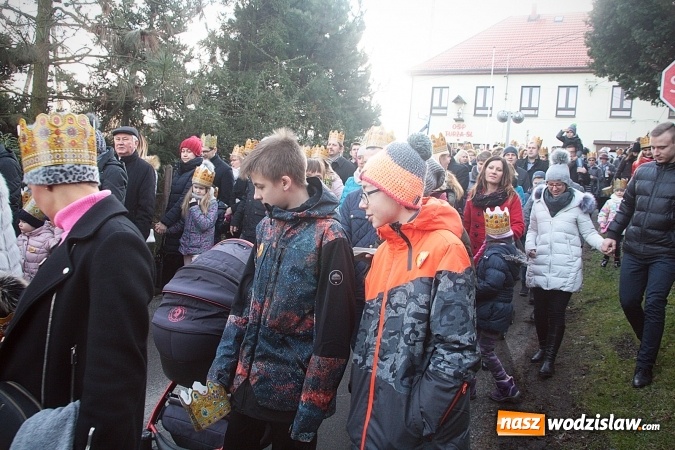 Zdjęcie w galerii na portalu naszwodzislaw.com: Orszak Trzech Króli po raz czwarty w Turzy Śląskiej. [ZDJĘCIA]  wiadomości z regionu