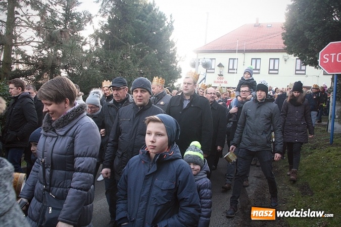 Zdjęcie w galerii na portalu naszwodzislaw.com: Orszak Trzech Króli po raz czwarty w Turzy Śląskiej. [ZDJĘCIA]  wiadomości z regionu