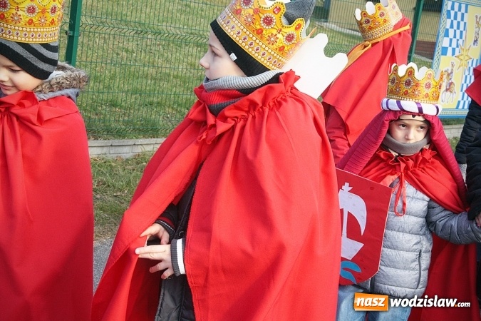 Zdjęcie w galerii na portalu naszwodzislaw.com: Orszak Trzech Króli po raz czwarty w Turzy Śląskiej. [ZDJĘCIA]  wiadomości z regionu