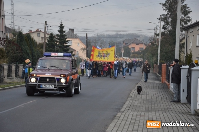 Zdjęcie w galerii na portalu naszwodzislaw.com: Barwny Orszak Trzech Króli w Bluszczowie  wiadomości z regionu