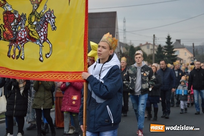 Zdjęcie w galerii na portalu naszwodzislaw.com: Barwny Orszak Trzech Króli w Bluszczowie  wiadomości z regionu
