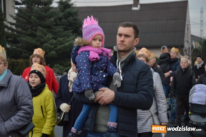 Zdjęcie w galerii na portalu naszwodzislaw.com: Barwny Orszak Trzech Króli w Bluszczowie  wiadomości z regionu