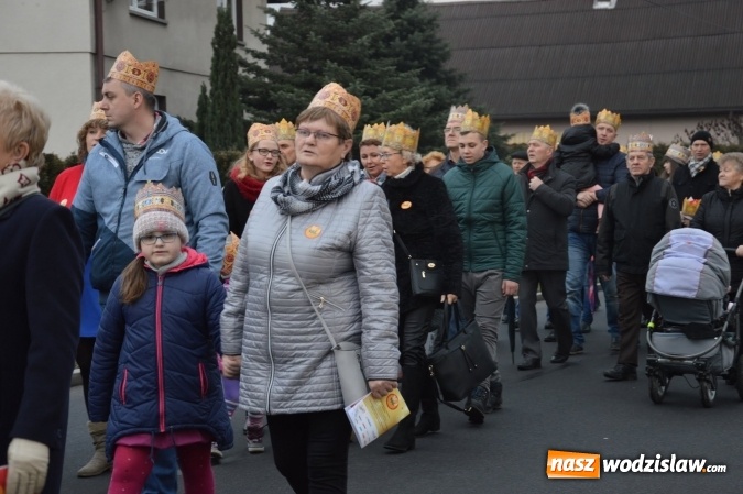 Zdjęcie w galerii na portalu naszwodzislaw.com: Barwny Orszak Trzech Króli w Bluszczowie  wiadomości z regionu