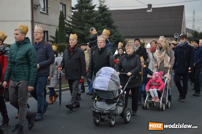 Zdjęcie w galerii na portalu naszwodzislaw.com: Barwny Orszak Trzech Króli w Bluszczowie  wiadomości z regionu