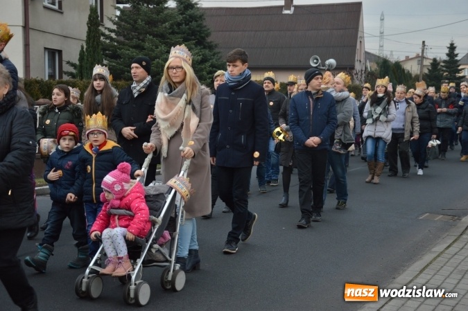 Zdjęcie w galerii na portalu naszwodzislaw.com: Barwny Orszak Trzech Króli w Bluszczowie  wiadomości z regionu