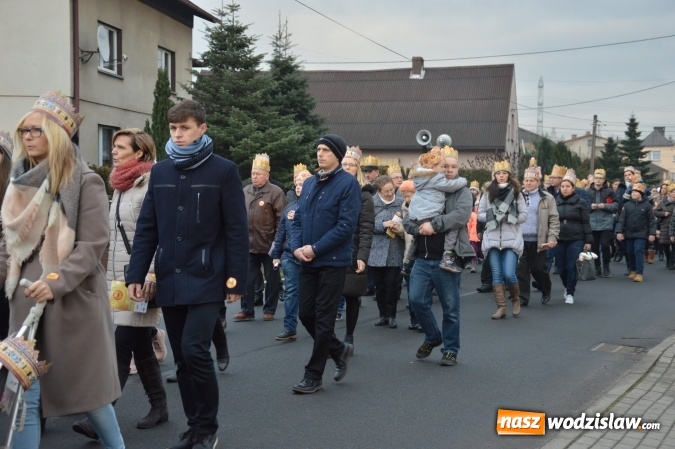 Zdjęcie w galerii na portalu naszwodzislaw.com: Barwny Orszak Trzech Króli w Bluszczowie  wiadomości z regionu