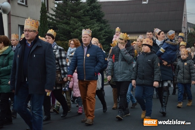 Zdjęcie w galerii na portalu naszwodzislaw.com: Barwny Orszak Trzech Króli w Bluszczowie  wiadomości z regionu