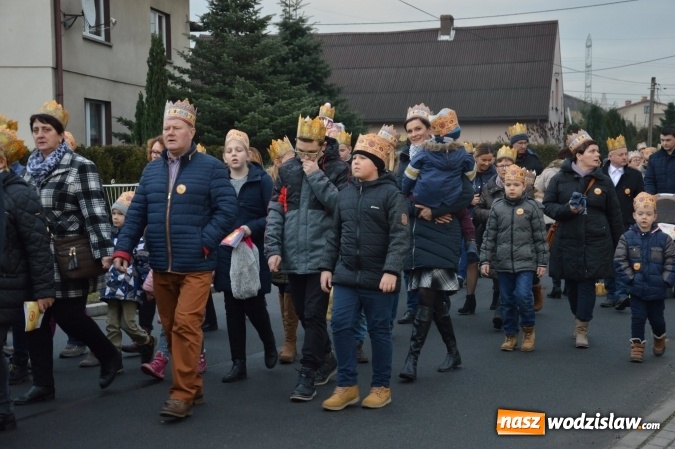 Zdjęcie w galerii na portalu naszwodzislaw.com: Barwny Orszak Trzech Króli w Bluszczowie  wiadomości z regionu