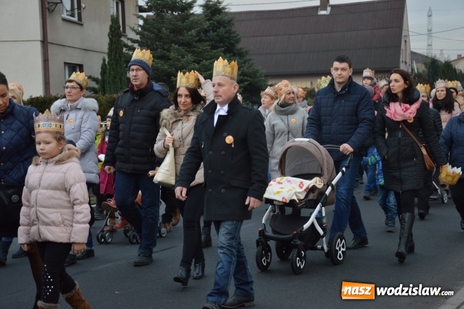 Zdjęcie w galerii na portalu naszwodzislaw.com: Barwny Orszak Trzech Króli w Bluszczowie  wiadomości z regionu