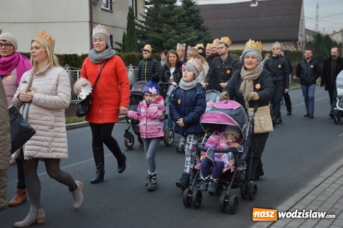 Zdjęcie w galerii na portalu naszwodzislaw.com: Barwny Orszak Trzech Króli w Bluszczowie  wiadomości z regionu