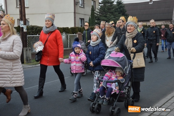 Zdjęcie w galerii na portalu naszwodzislaw.com: Barwny Orszak Trzech Króli w Bluszczowie  wiadomości z regionu