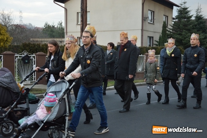 Zdjęcie w galerii na portalu naszwodzislaw.com: Barwny Orszak Trzech Króli w Bluszczowie  wiadomości z regionu