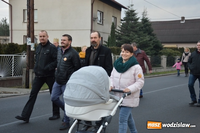 Zdjęcie w galerii na portalu naszwodzislaw.com: Barwny Orszak Trzech Króli w Bluszczowie  wiadomości z regionu