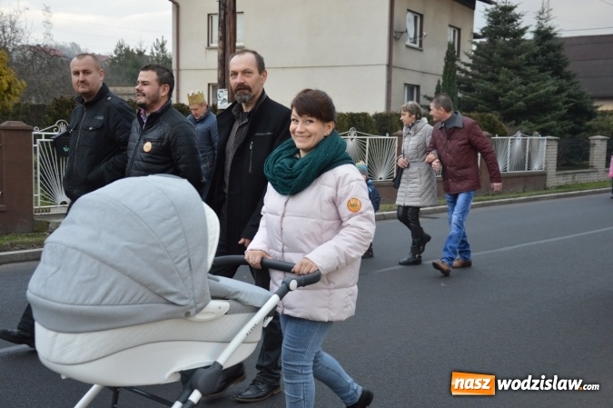 Zdjęcie w galerii na portalu naszwodzislaw.com: Barwny Orszak Trzech Króli w Bluszczowie  wiadomości z regionu