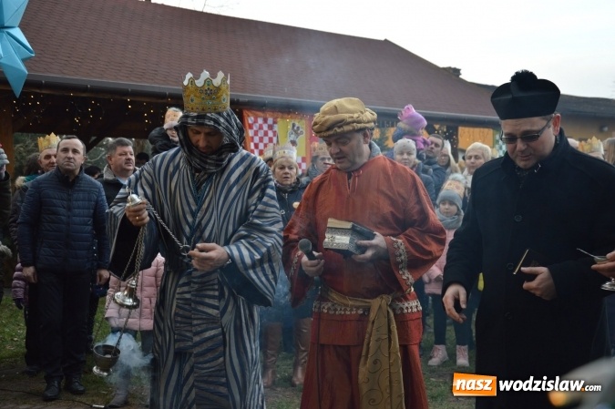 Zdjęcie w galerii na portalu naszwodzislaw.com: Barwny Orszak Trzech Króli w Bluszczowie  wiadomości z regionu