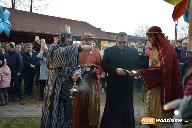 Zdjęcie w galerii na portalu naszwodzislaw.com: Barwny Orszak Trzech Króli w Bluszczowie  wiadomości z regionu