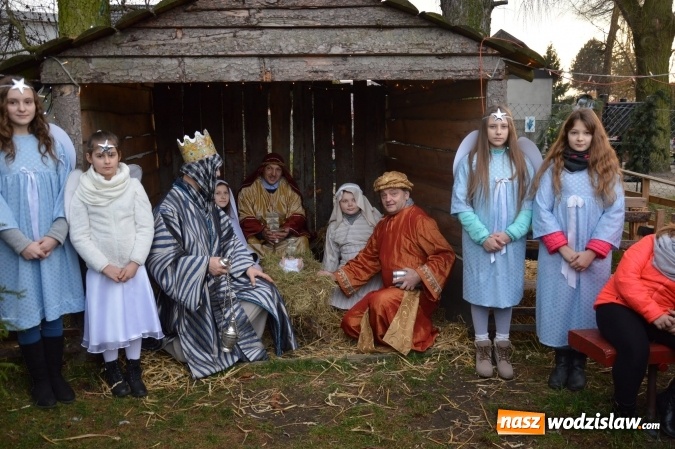 Zdjęcie w galerii na portalu naszwodzislaw.com: Barwny Orszak Trzech Króli w Bluszczowie  wiadomości z regionu