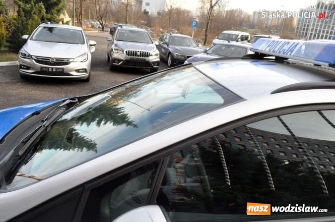 Zdjęcie w galerii na portalu naszwodzislaw.com: Od polonezów do szybkich BMW 330i z wideorejestratorem. Śląska policja pokazała swoje wozy  wiadomości z regionu