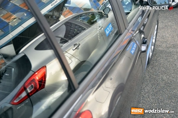 Zdjęcie w galerii na portalu naszwodzislaw.com: Od polonezów do szybkich BMW 330i z wideorejestratorem. Śląska policja pokazała swoje wozy  wiadomości z regionu