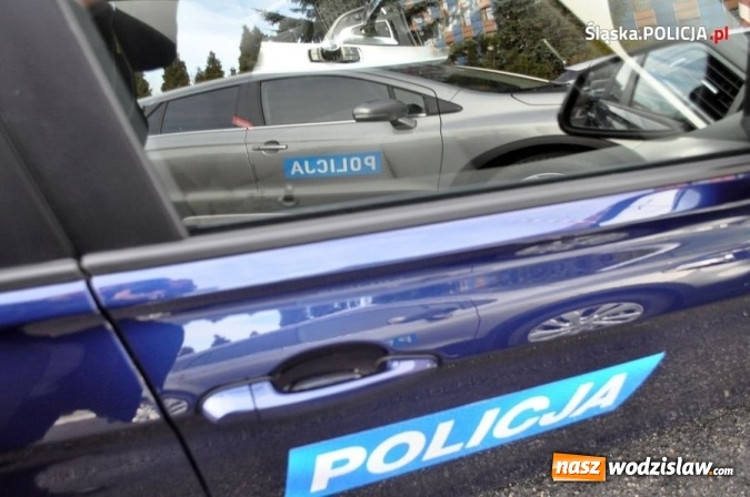 Zdjęcie w galerii na portalu naszwodzislaw.com: Od polonezów do szybkich BMW 330i z wideorejestratorem. Śląska policja pokazała swoje wozy  wiadomości z regionu