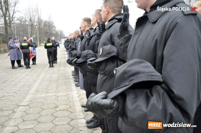Zdjęcie w galerii na portalu naszwodzislaw.com: Śląski garnizon policji ma 217 nowych stróżów prawa wiadomości z regionu