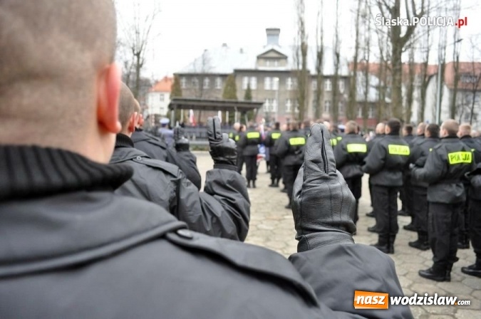 Zdjęcie w galerii na portalu naszwodzislaw.com: Śląski garnizon policji ma 217 nowych stróżów prawa wiadomości z regionu