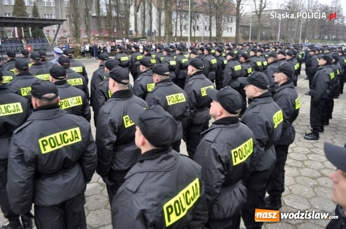 Zdjęcie w galerii na portalu naszwodzislaw.com: Śląski garnizon policji ma 217 nowych stróżów prawa wiadomości z regionu