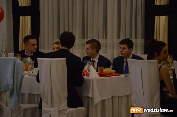 Zdjęcie w galerii na portalu naszwodzislaw.com: Maraton studniówkowy rozpoczyna II LO  wiadomości z regionu