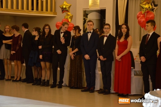 Zdjęcie w galerii na portalu naszwodzislaw.com: Maraton studniówkowy rozpoczyna II LO  wiadomości z regionu