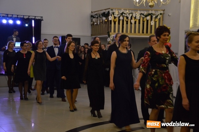 Zdjęcie w galerii na portalu naszwodzislaw.com: Maraton studniówkowy rozpoczyna II LO  wiadomości z regionu