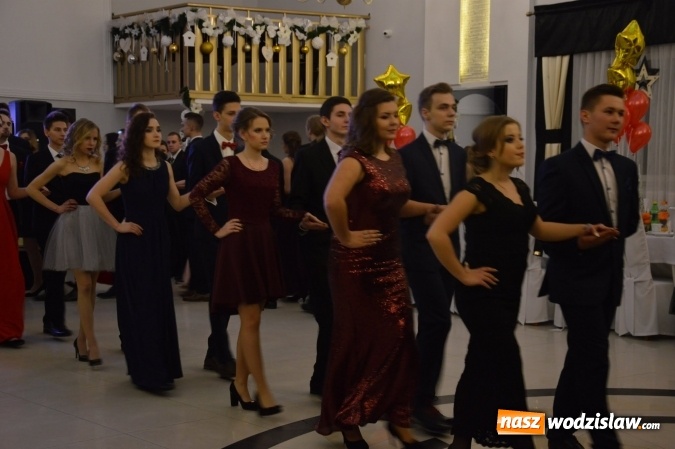 Zdjęcie w galerii na portalu naszwodzislaw.com: Maraton studniówkowy rozpoczyna II LO  wiadomości z regionu