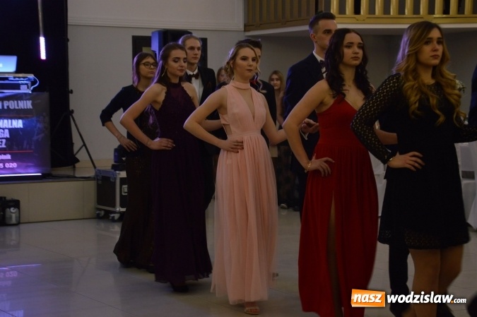 Zdjęcie w galerii na portalu naszwodzislaw.com: Maraton studniówkowy rozpoczyna II LO  wiadomości z regionu