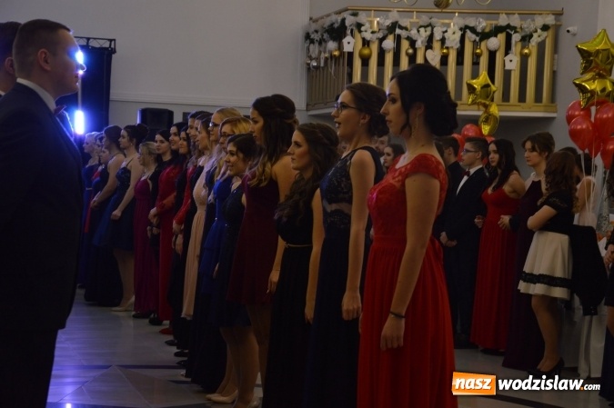 Zdjęcie w galerii na portalu naszwodzislaw.com: Maraton studniówkowy rozpoczyna II LO  wiadomości z regionu
