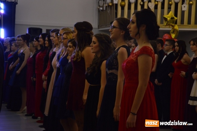 Zdjęcie w galerii na portalu naszwodzislaw.com: Maraton studniówkowy rozpoczyna II LO  wiadomości z regionu