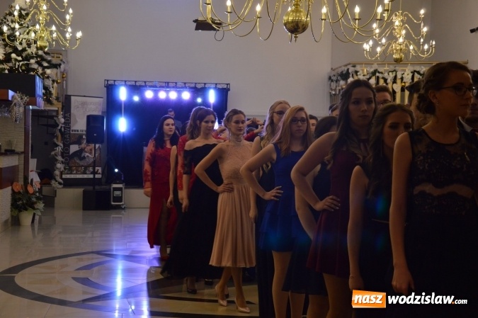 Zdjęcie w galerii na portalu naszwodzislaw.com: Maraton studniówkowy rozpoczyna II LO  wiadomości z regionu
