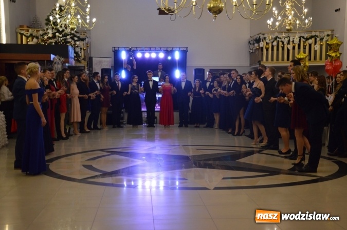 Zdjęcie w galerii na portalu naszwodzislaw.com: Maraton studniówkowy rozpoczyna II LO  wiadomości z regionu