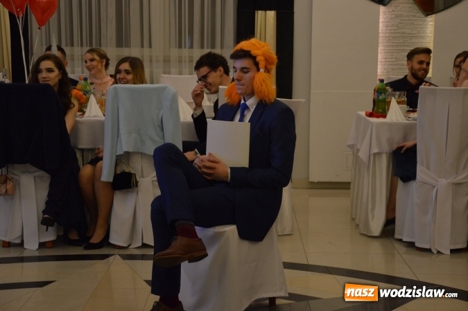 Zdjęcie w galerii na portalu naszwodzislaw.com: Maraton studniówkowy rozpoczyna II LO  wiadomości z regionu