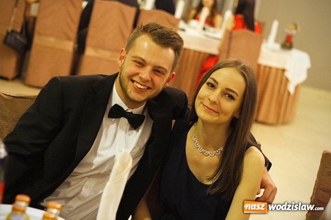 Zdjęcie w galerii na portalu naszwodzislaw.com: Studniówka 2018. ZST bawi się w Bluszczowie  wiadomości z regionu