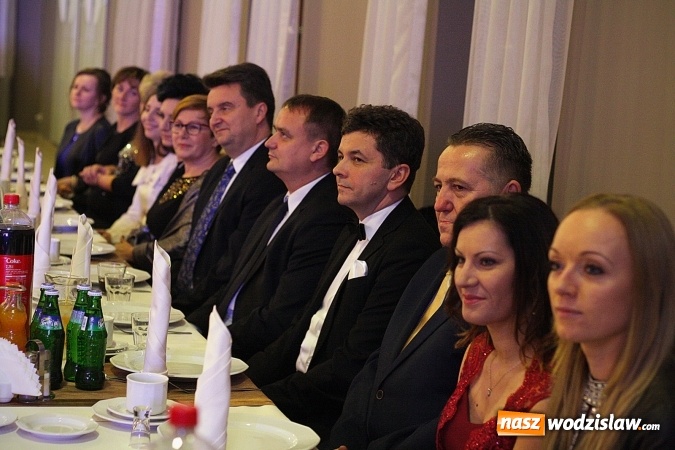 Zdjęcie w galerii na portalu naszwodzislaw.com: Studniówka 2018. ZST bawi się w Bluszczowie  wiadomości z regionu