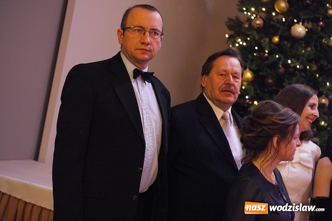 Zdjęcie w galerii na portalu naszwodzislaw.com: Studniówka 2018. ZST bawi się w Bluszczowie  wiadomości z regionu