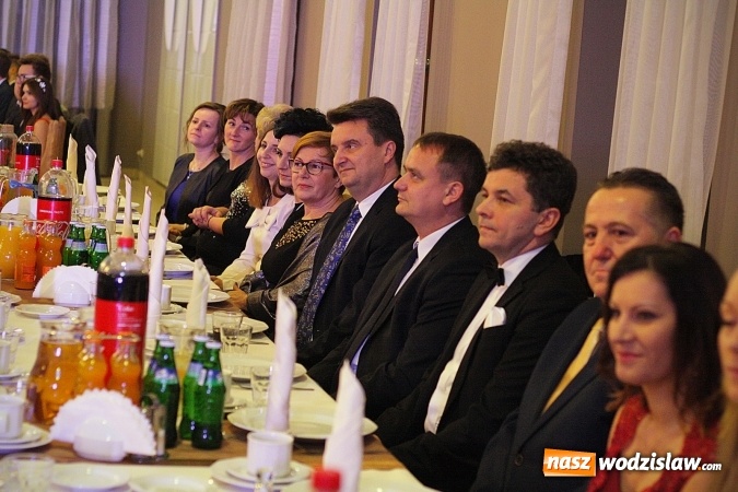 Zdjęcie w galerii na portalu naszwodzislaw.com: Studniówka 2018. ZST bawi się w Bluszczowie  wiadomości z regionu