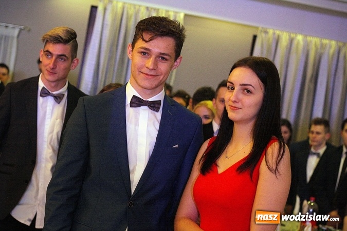 Zdjęcie w galerii na portalu naszwodzislaw.com: Studniówka 2018. ZST bawi się w Bluszczowie  wiadomości z regionu