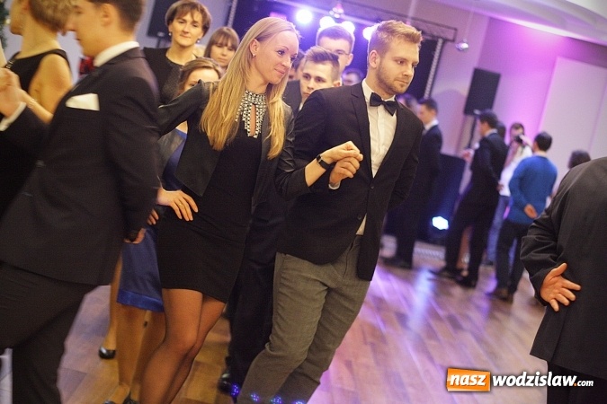 Zdjęcie w galerii na portalu naszwodzislaw.com: Studniówka 2018. ZST bawi się w Bluszczowie  wiadomości z regionu