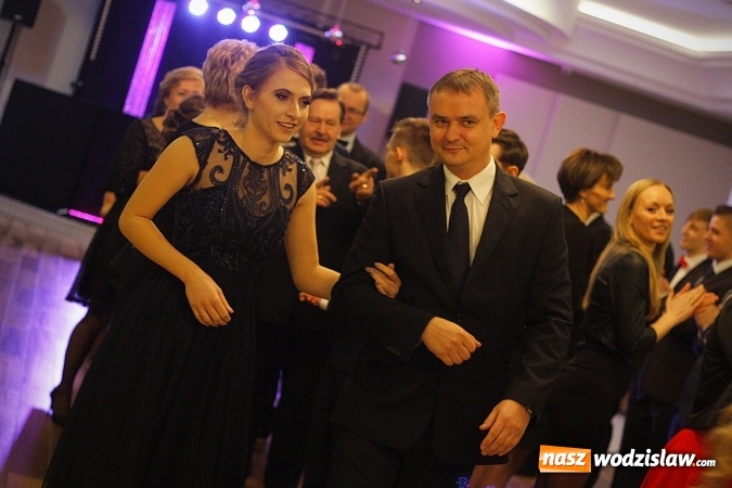 Zdjęcie w galerii na portalu naszwodzislaw.com: Studniówka 2018. ZST bawi się w Bluszczowie  wiadomości z regionu