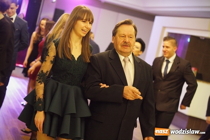Zdjęcie w galerii na portalu naszwodzislaw.com: Studniówka 2018. ZST bawi się w Bluszczowie  wiadomości z regionu