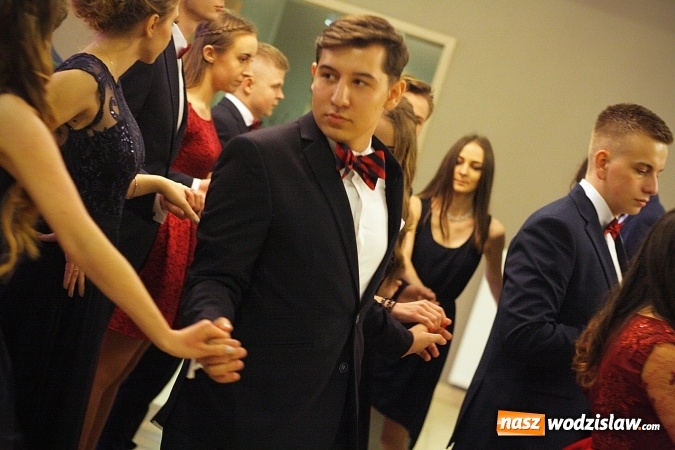 Zdjęcie w galerii na portalu naszwodzislaw.com: Studniówka 2018. ZST bawi się w Bluszczowie  wiadomości z regionu