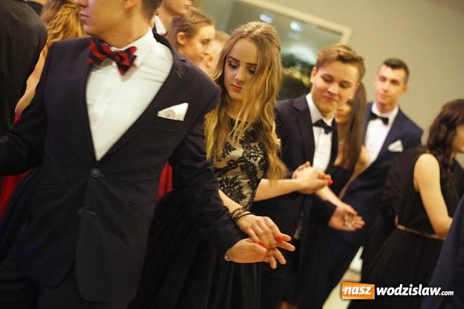Zdjęcie w galerii na portalu naszwodzislaw.com: Studniówka 2018. ZST bawi się w Bluszczowie  wiadomości z regionu