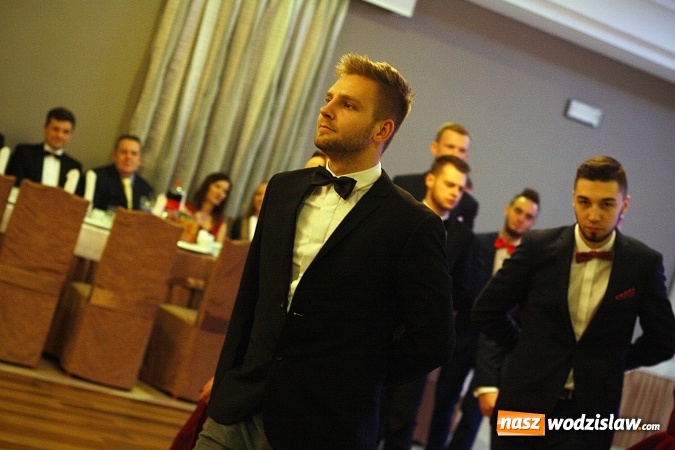 Zdjęcie w galerii na portalu naszwodzislaw.com: Studniówka 2018. ZST bawi się w Bluszczowie  wiadomości z regionu