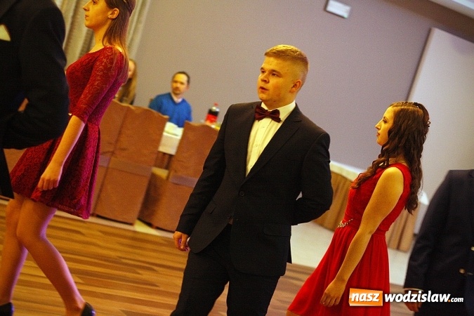 Zdjęcie w galerii na portalu naszwodzislaw.com: Studniówka 2018. ZST bawi się w Bluszczowie  wiadomości z regionu