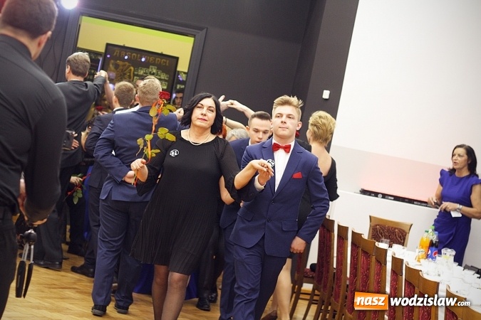 Zdjęcie w galerii na portalu naszwodzislaw.com: Tak na studniówce bawi się ILO  wiadomości z regionu